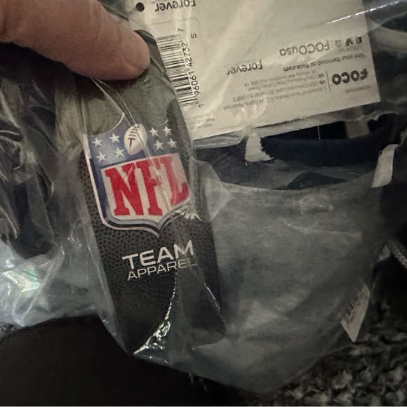 NFL FOCO shirt long sleeve New England Patriots Team Logo Raglan T-Shirt small - Picture 6 of 8